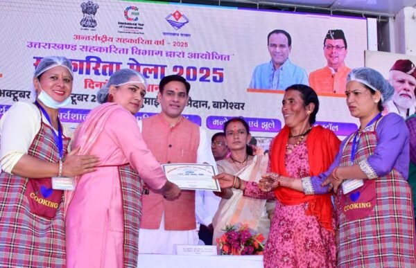 पांच दिवसीय सहकारिता मेले में कैबिनेट मंत्री सौरभ बहुगुणा ने किया प्रतिभाग,24 काश्तकारों को मिले 30 लाख के ब्याज रहित ऋण