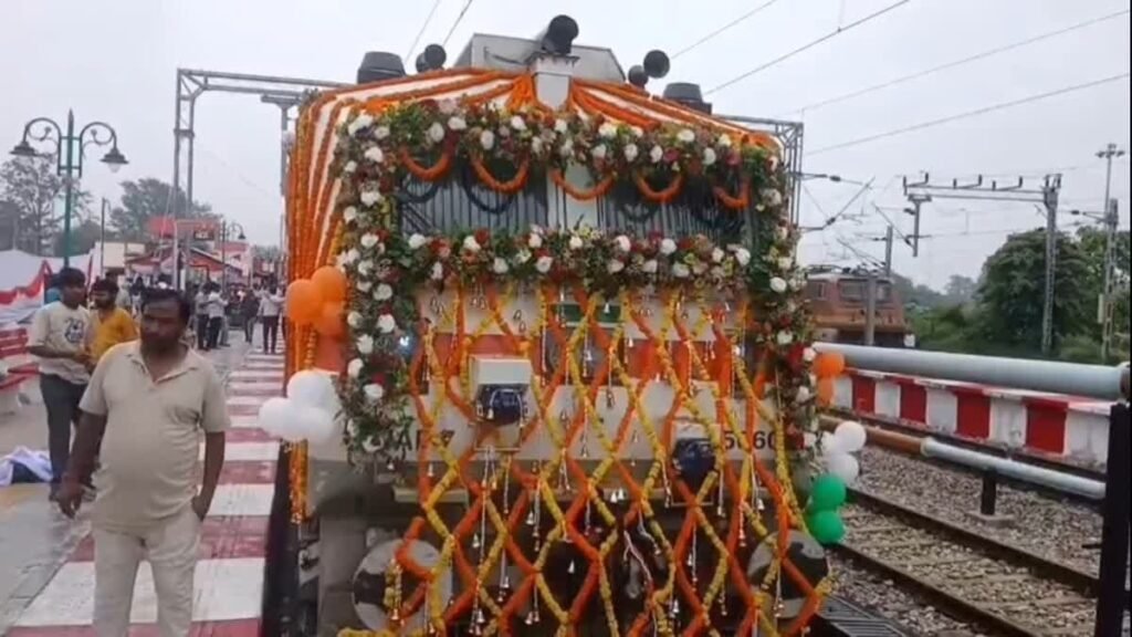 उत्तराखण्ड को मिली बड़ी सौगात, रामनगर-देहरादून के बीच शुरू हुई पहली सीधी एक्सप्रेस ट्रेन