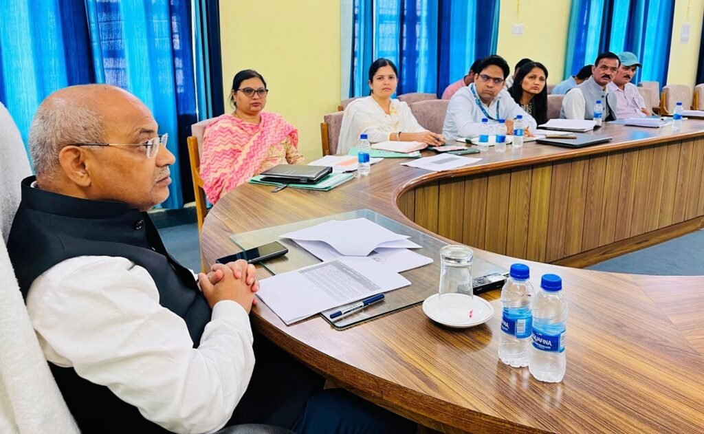 कांवड़ यात्रा में खाद्य गुणवत्ता से समझौता नहीं, विद्युत परिसंपत्तियों का कराएं सेफ्टी ऑडिट: आयुक्त